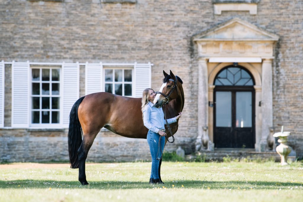 equine photoshoot girl with horse wadley manor oxfordshire